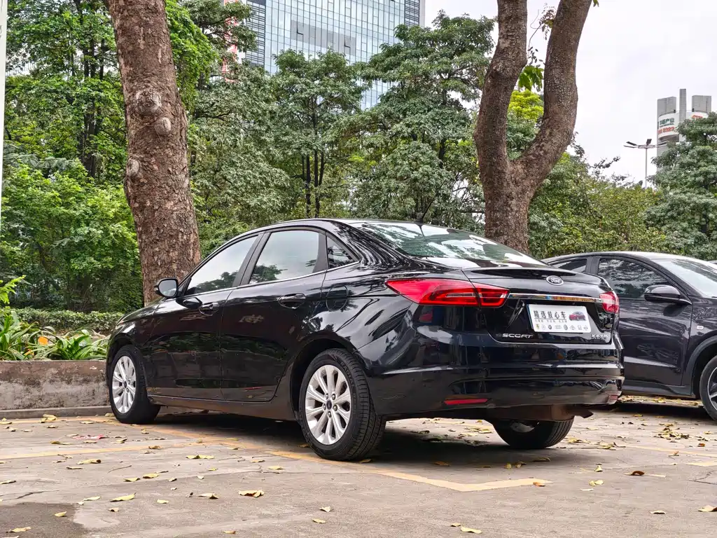 Ford Escort 2015 1.5L Automatic Fashion Edition