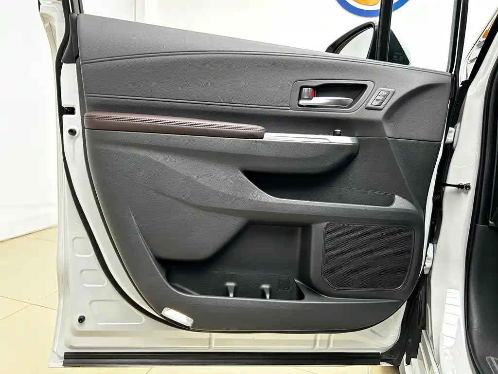 Toyota Sienna 2024 2.5L Hybrid Platinum Edition