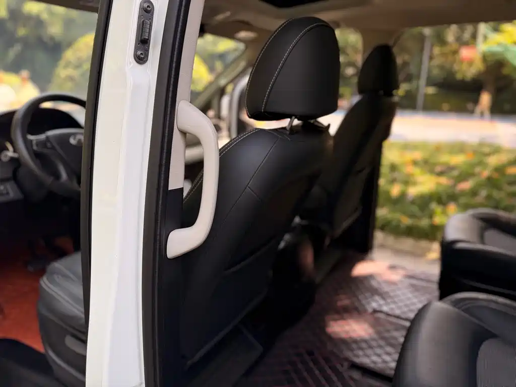 Maxus G10 2019 PLUS 2.0T Automatic Elite Edition China VI