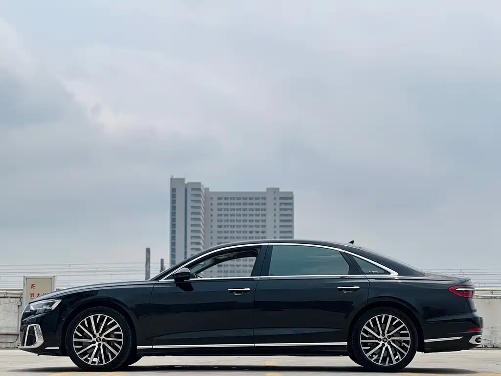 Audi A8L 2023 55 TFSI quattro Flagship