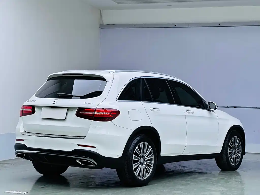 Mercedes-Benz GLC 2017 260 4MATIC Dynamic Edition