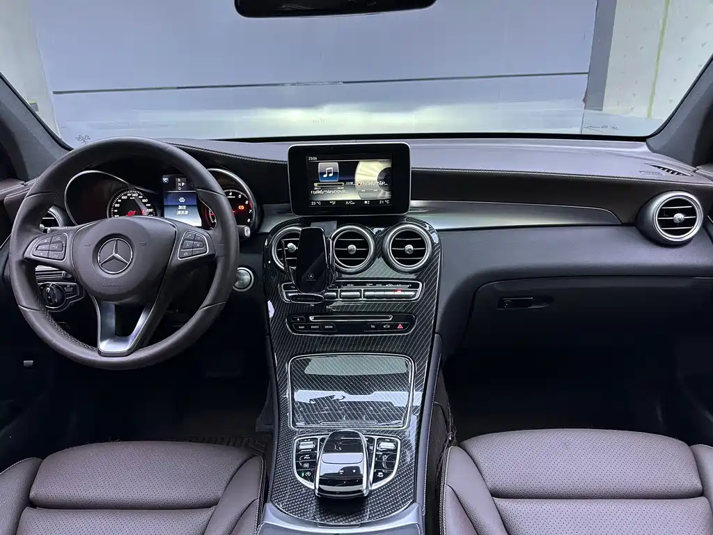 Mercedes-Benz GLC 2017 260 4MATIC Dynamic Edition