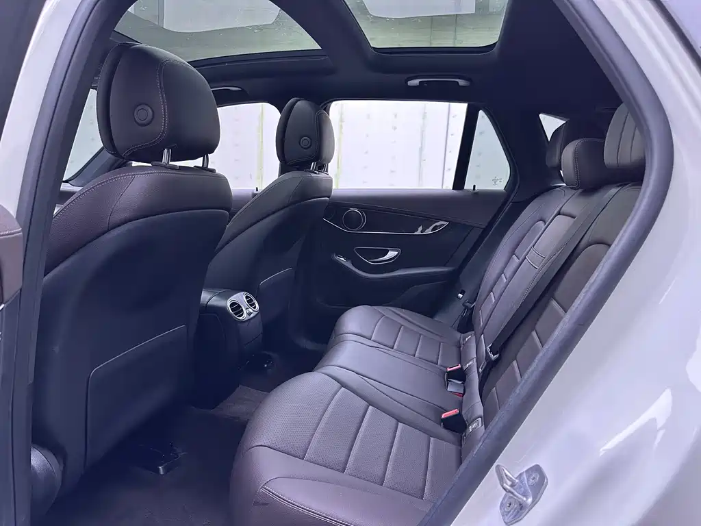 Mercedes-Benz GLC 2017 260 4MATIC Dynamic Edition
