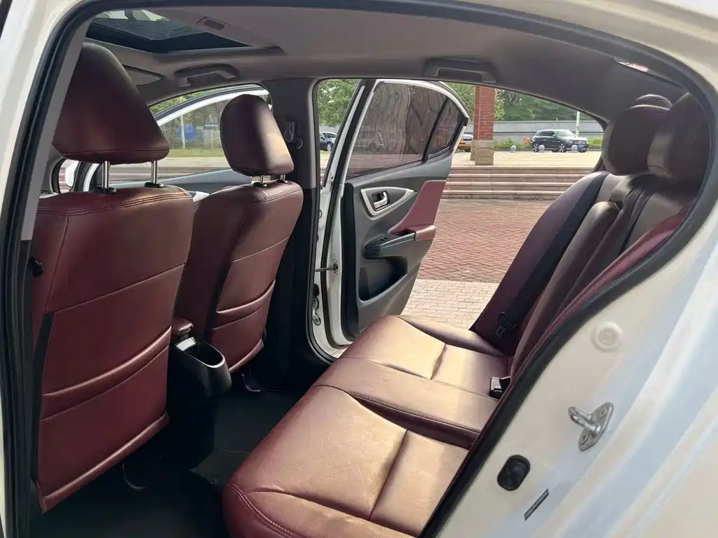 Honda Crider 2016 1.8L CVT Luxury Edition