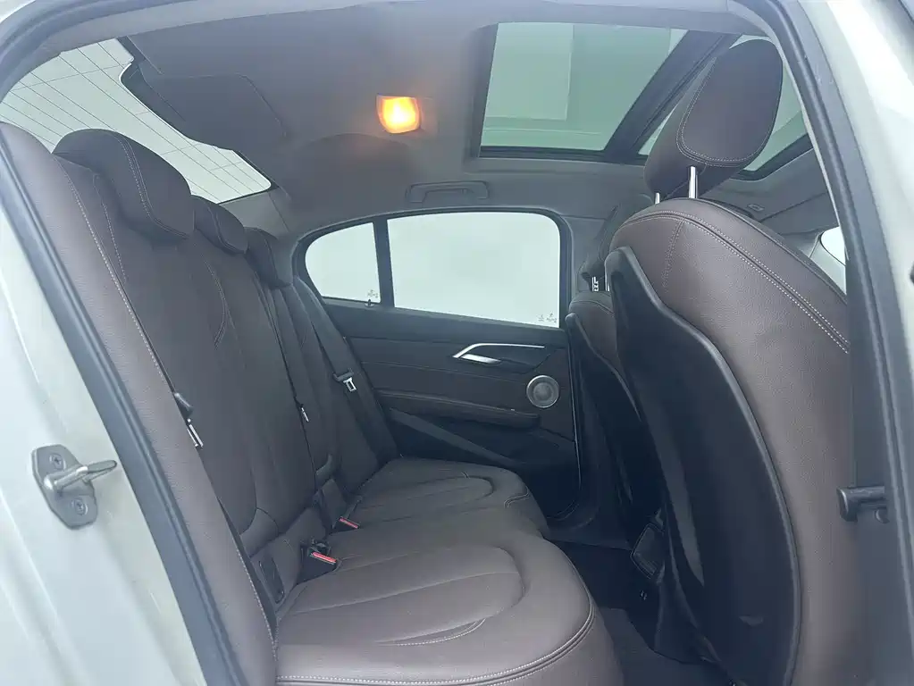 BMW 1 Series 2021 120i M Sport Shadow Edition