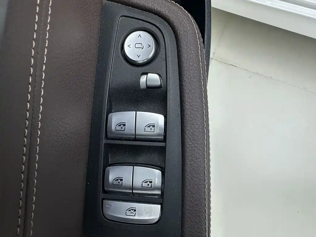 BMW 1 Series 2021 120i M Sport Shadow Edition