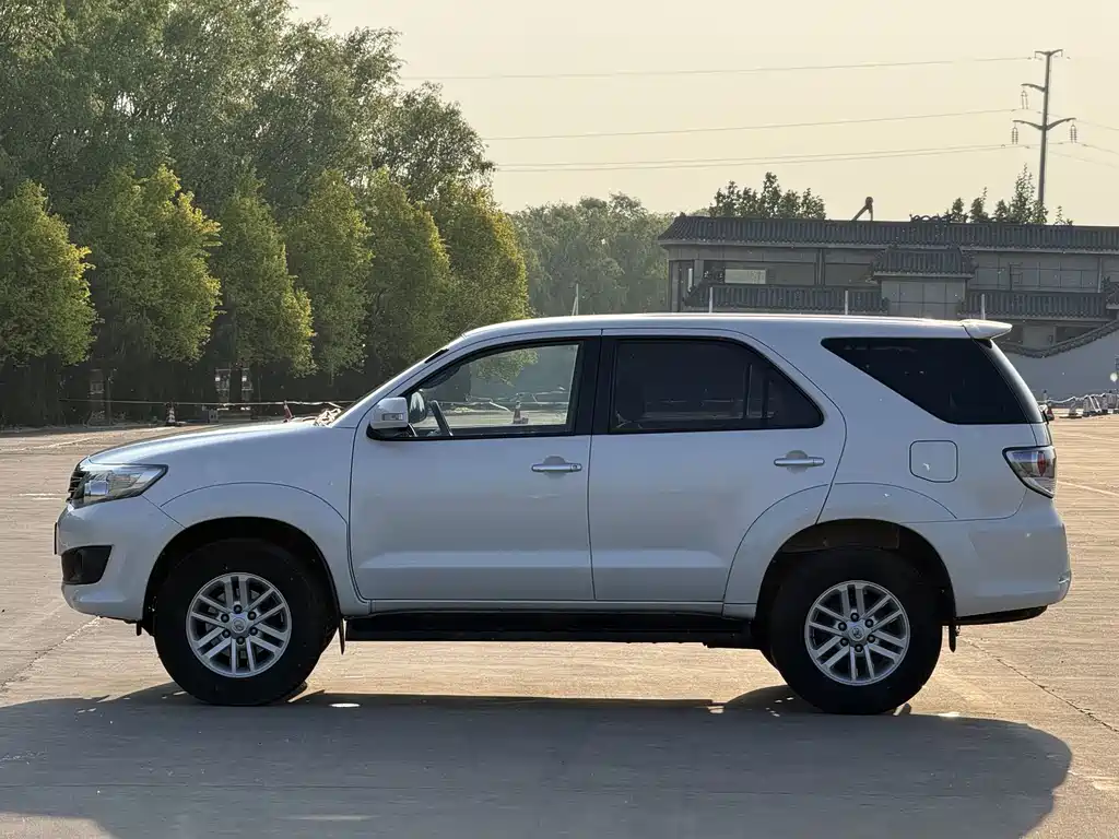 Toyota Fortuner 2016 2.7L Middle East Edition