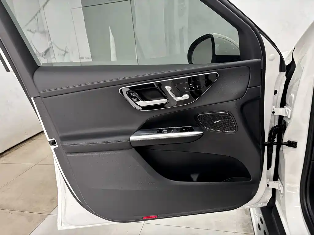 Mercedes-Benz GLC 2023 Facelift GLC 300 L 4MATIC Dynamic 5-Seater