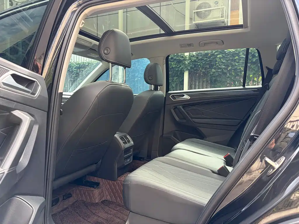 Volkswagen Tiguan L 2024