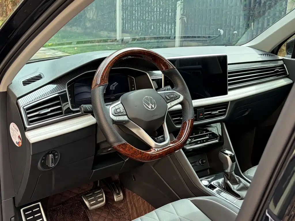 Volkswagen Tiguan L 2024