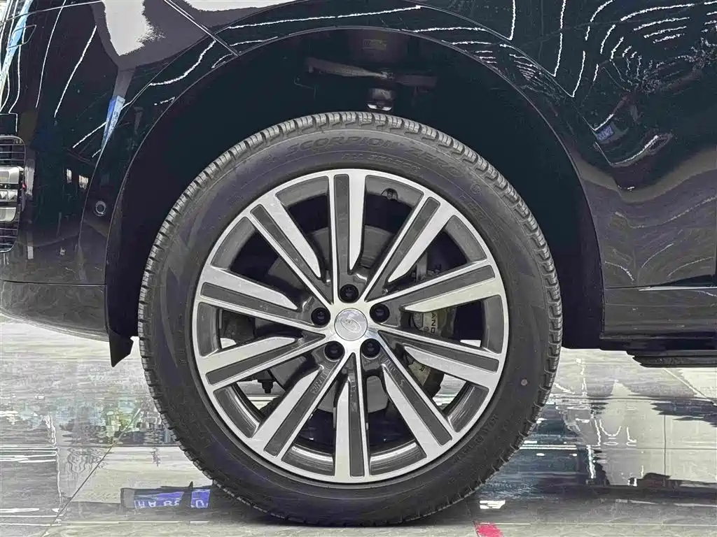 Range Rover 2025 3.0 L6 400PS Long Wheelbase Westminster Edition