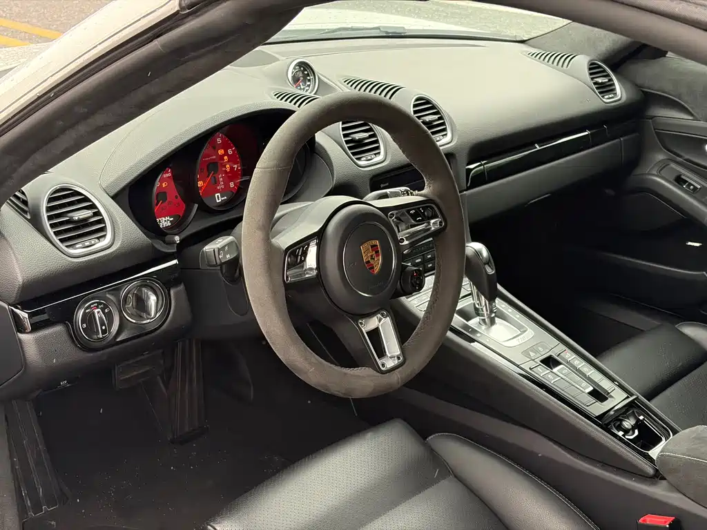 Porsche 718 Boxster T 2.0T