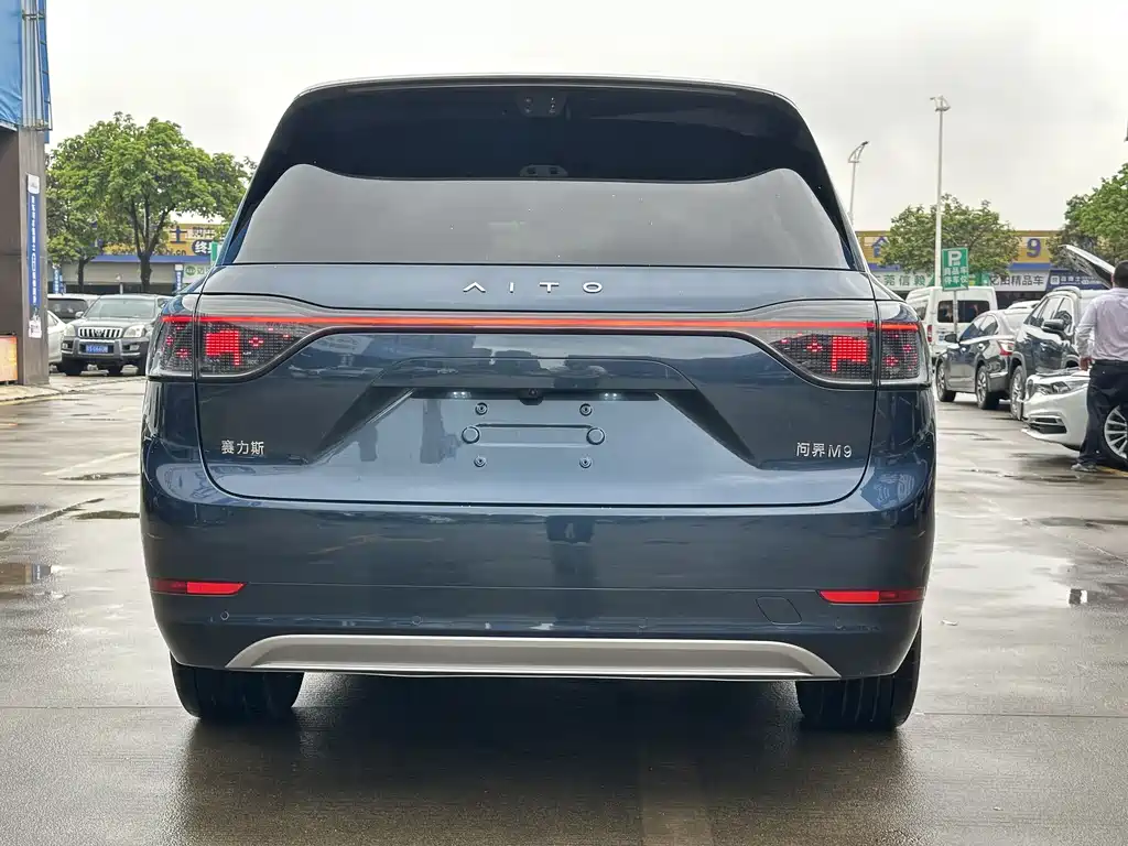 AITO M9 EREV Ultra 2025 6-Seater 52kWh 192-Line LiDAR