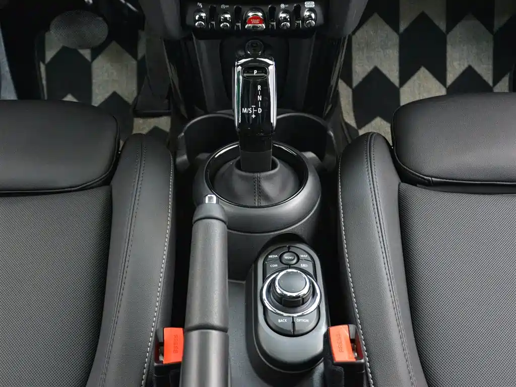 MINI Cooper 2023 Facelift 1.5T Artist Edition