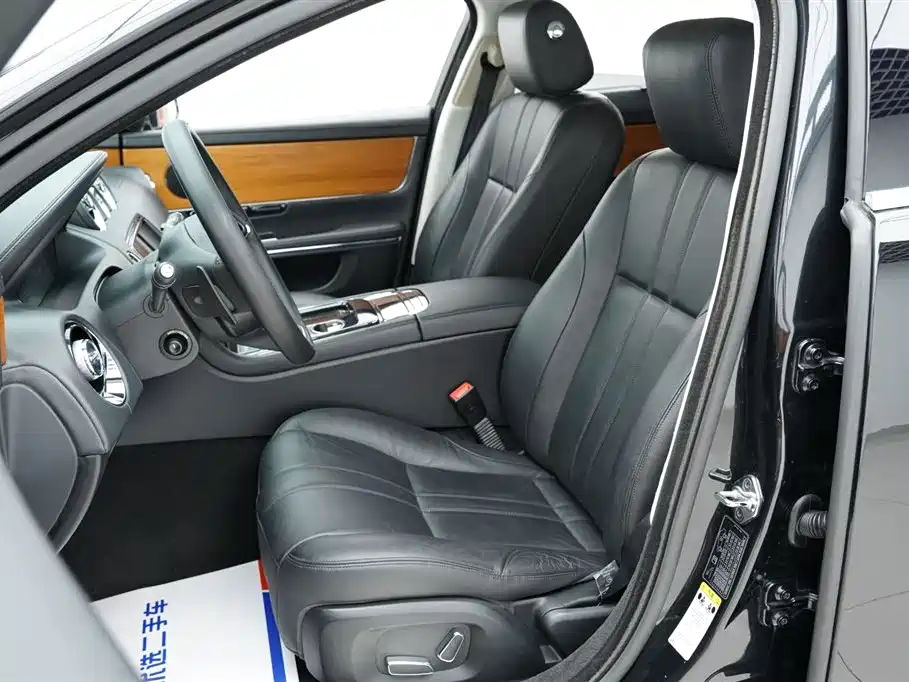Jaguar XJ 2013 XJL 2.0T Elegant Business Edition