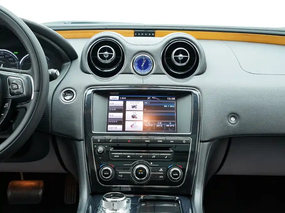 Jaguar XJ 2013 XJL 2.0T Elegant Business Edition