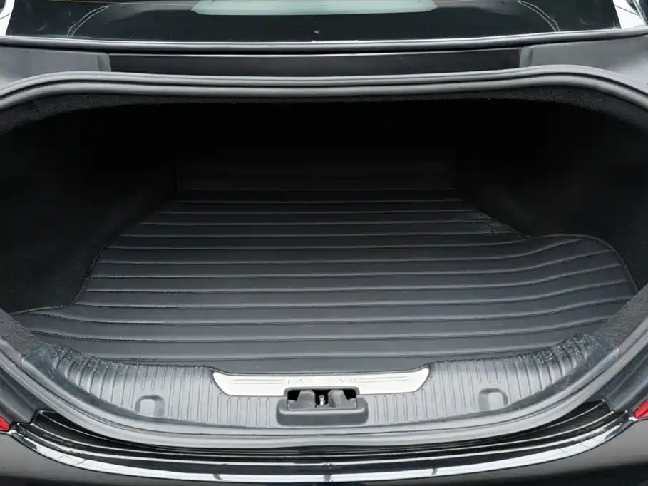 Jaguar XJ 2013 XJL 2.0T Elegant Business Edition