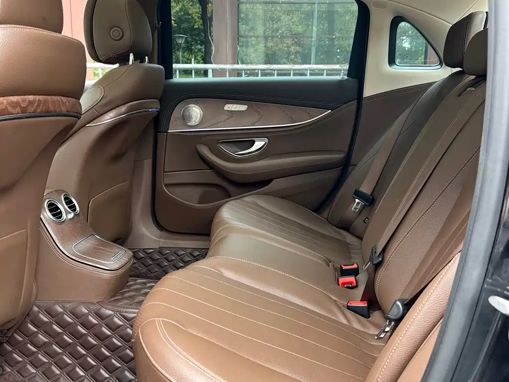 Mercedes-Benz E-Class 2022 E 260 L