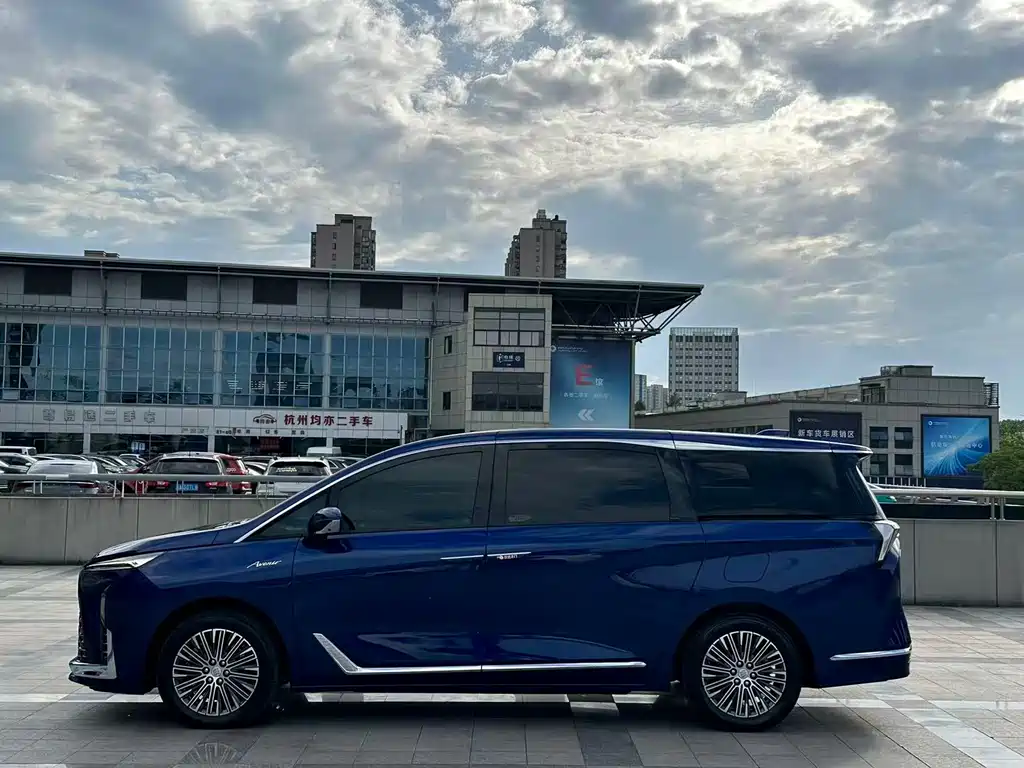 Buick GL8 PHEV 2024 Avenir Luxury Edition 6-seater