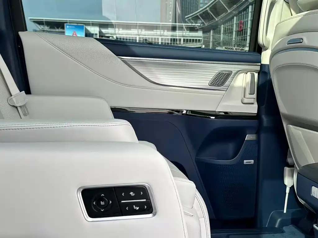 Buick GL8 PHEV 2024 Avenir Luxury Edition 6-seater