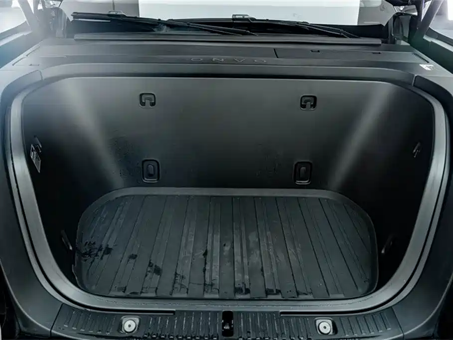 ONVO L90 2025 Ultra Six-Seater