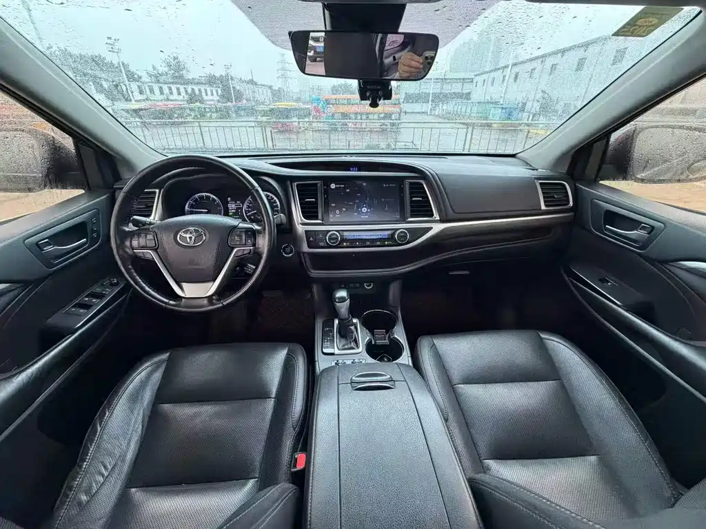 Toyota Highlander 2018 2.0T AWD Supreme Edition 7-Seater China V
