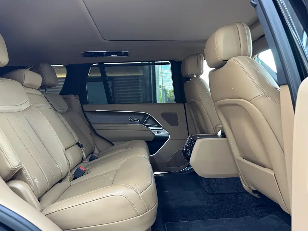 Range Rover 2025 3.0 L6 400PS Autobiography LWB