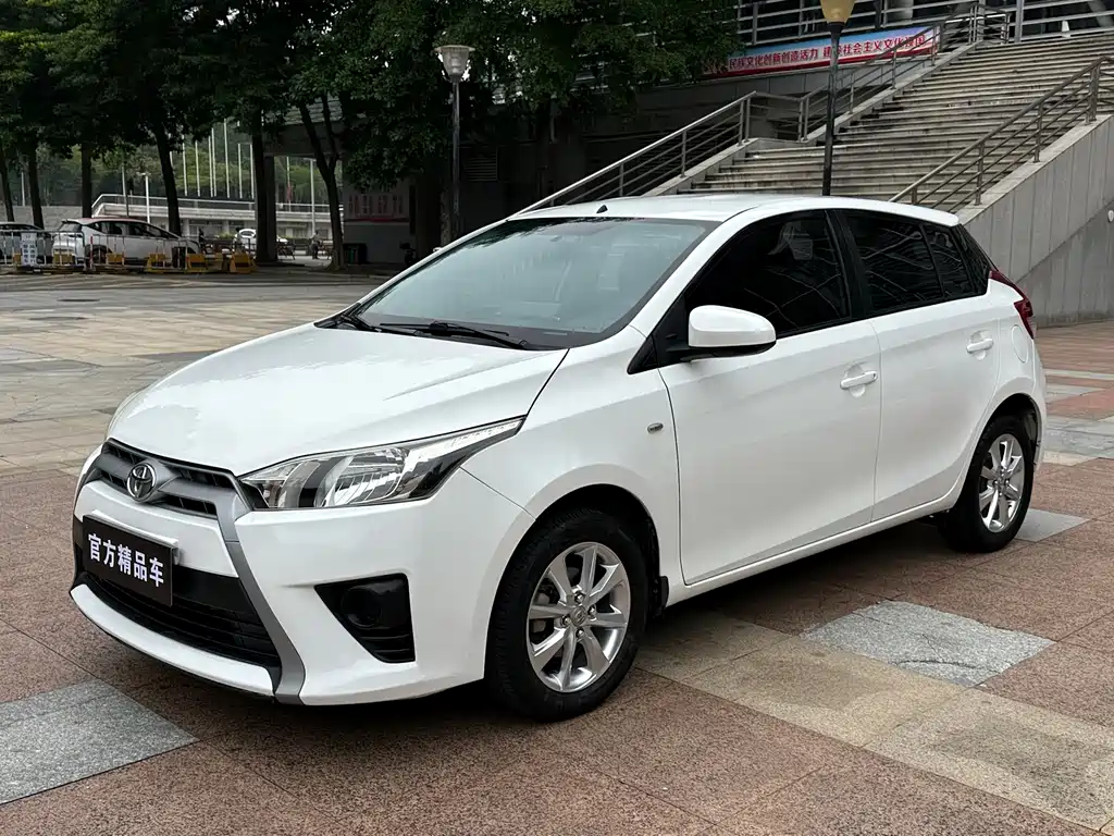 YARiS L 2015 1.5E Automatic Meidong Edition