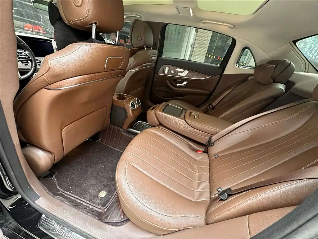 Mercedes-Benz E-Class 2019 E 300 L Fashion