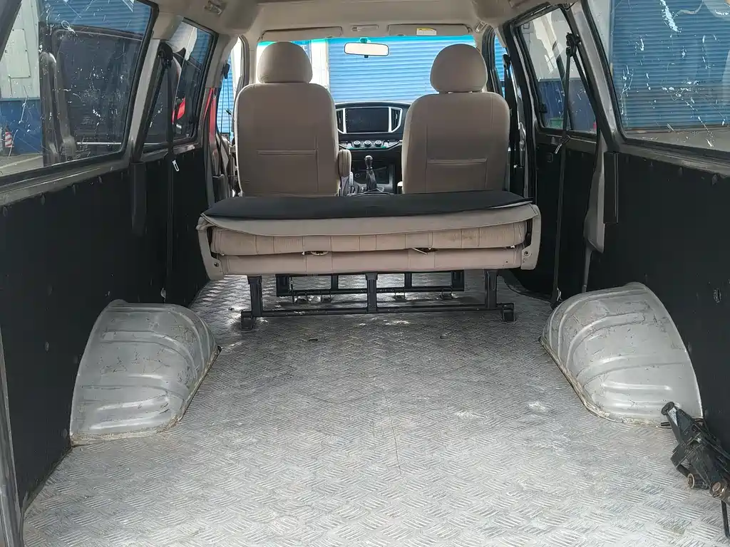 Dongfeng Lingzhi 2022 M5 1.6L Utility 5-seater