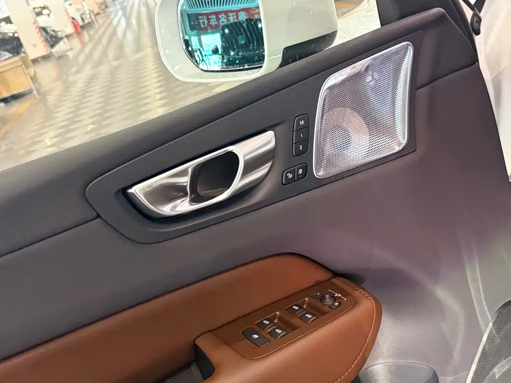 Volvo XC60 Plug-in Hybrid 2025 Long Range AWD Inscription