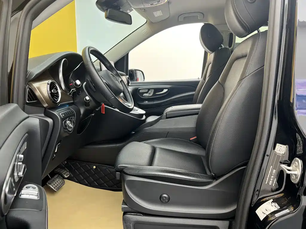 Mercedes-Benz V-Class 2022 V 260 Luxury Edition
