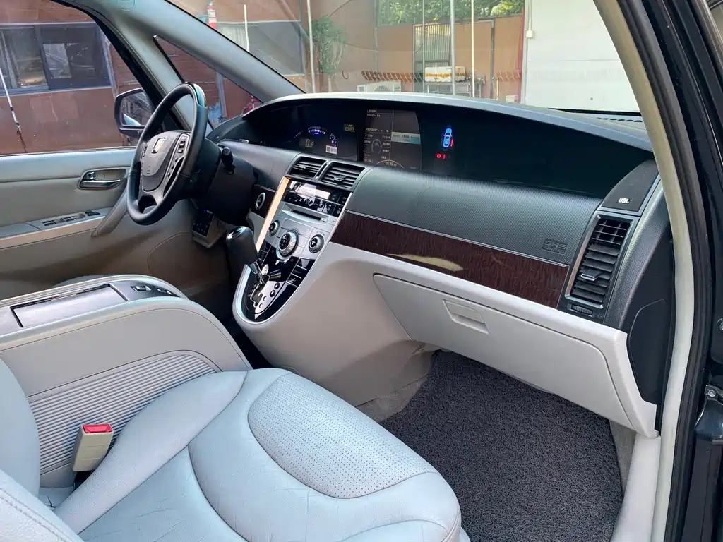 Master CEO 2013 2.2T Executive Edition
