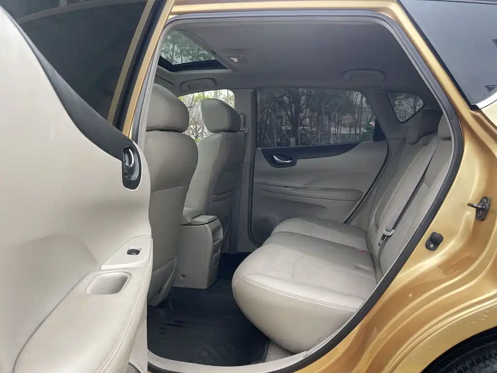 Nissan Tiida 2011 1.6L CVT Intelligent Edition