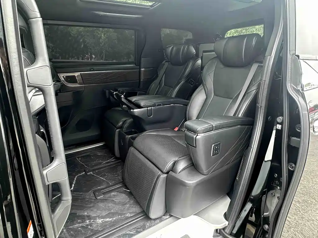 Toyota Vellfire 2024 Crown Hybrid 2.5L Supreme Executive Edition