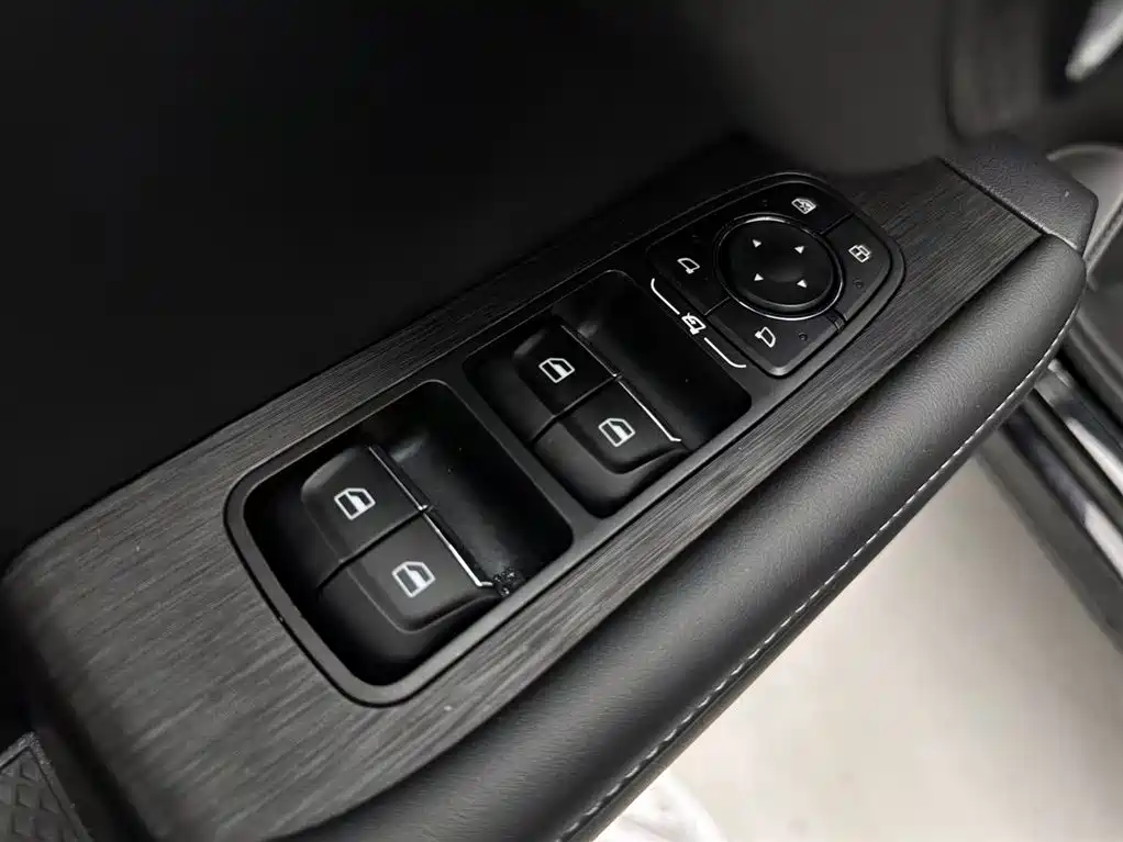 Haval Big Dog PLUS 2023 DHT-PHEV 105km Chao Dian Edition Plus