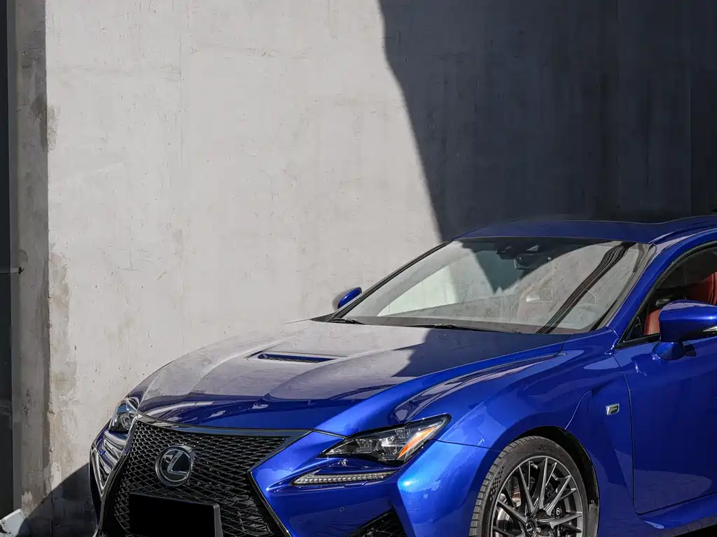 Lexus RC F 2015 F 5.0L Peak Edition