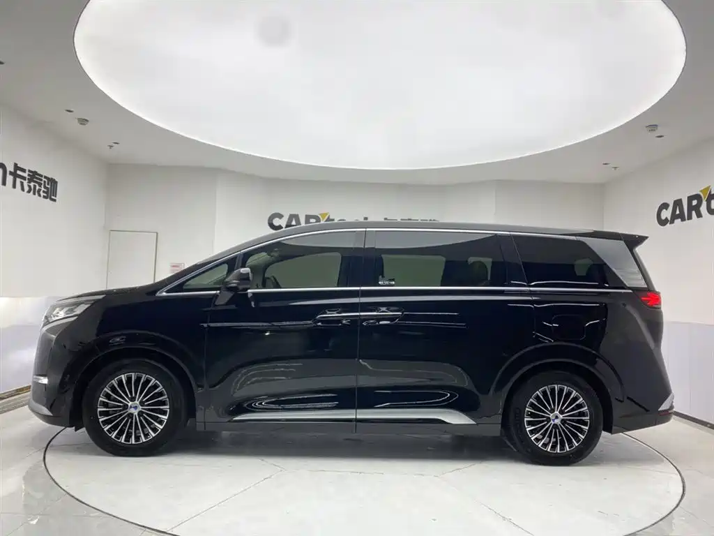 Denza D9 2022 DM-i 970 AWD Zunrong Edition