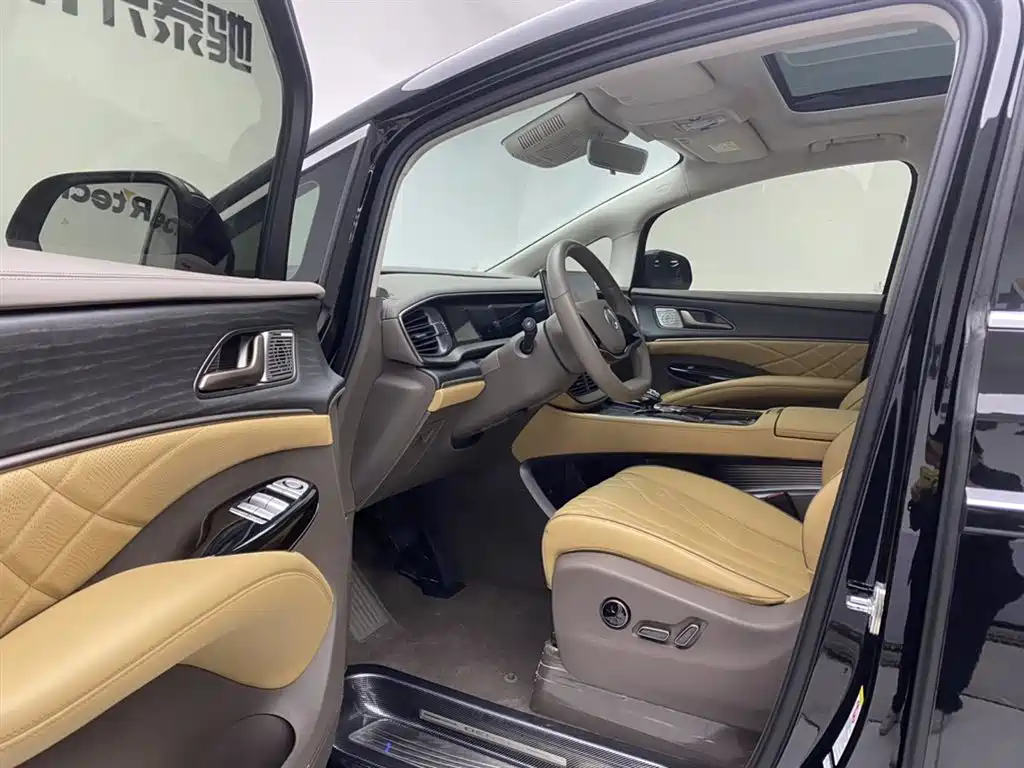 Denza D9 2022 DM-i 970 AWD Zunrong Edition