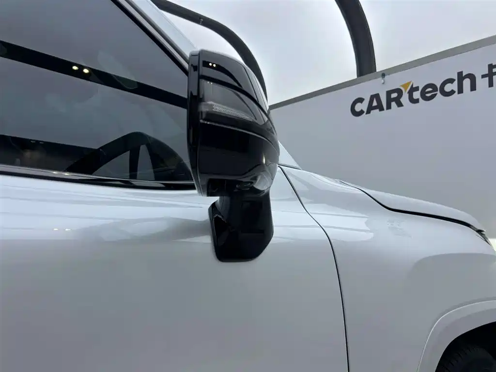 Lexus LX 600 2025