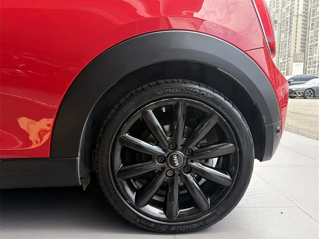 MINI Cooper Artist 2018 1.5T