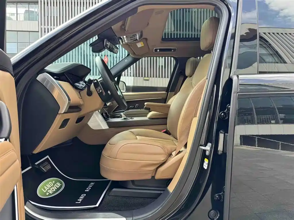 Land Rover Range Rover 2023 3.0 L6 360PS Vogue Edition