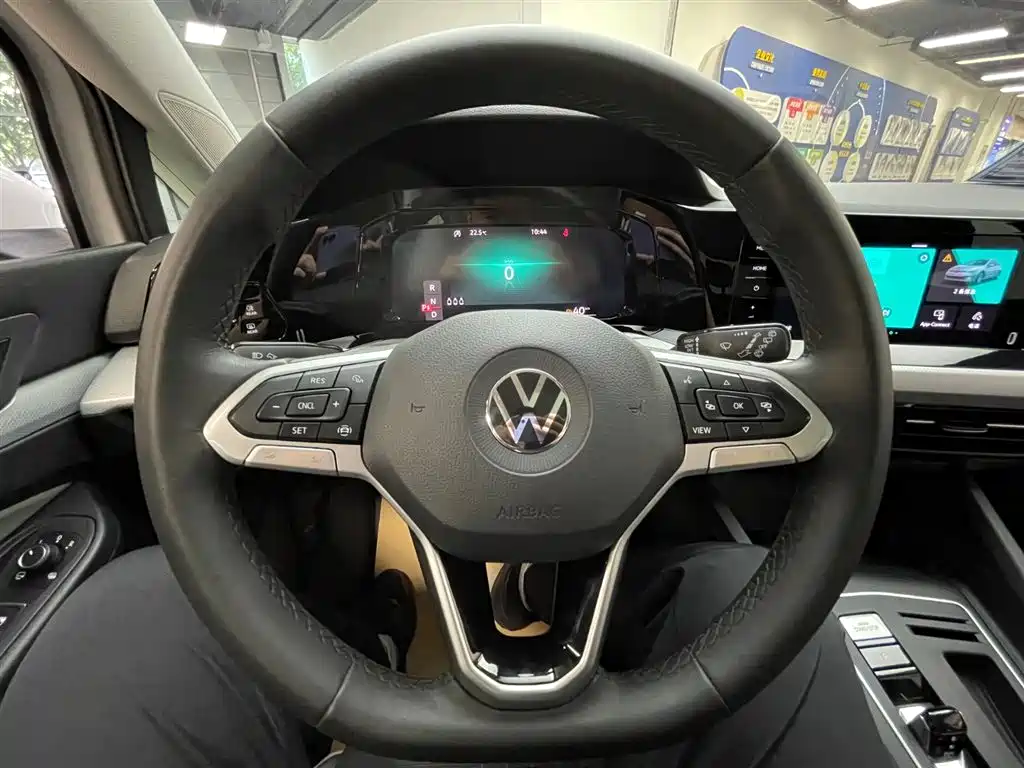 Volkswagen Golf 2023 Facelift 280TSI DSG Pro