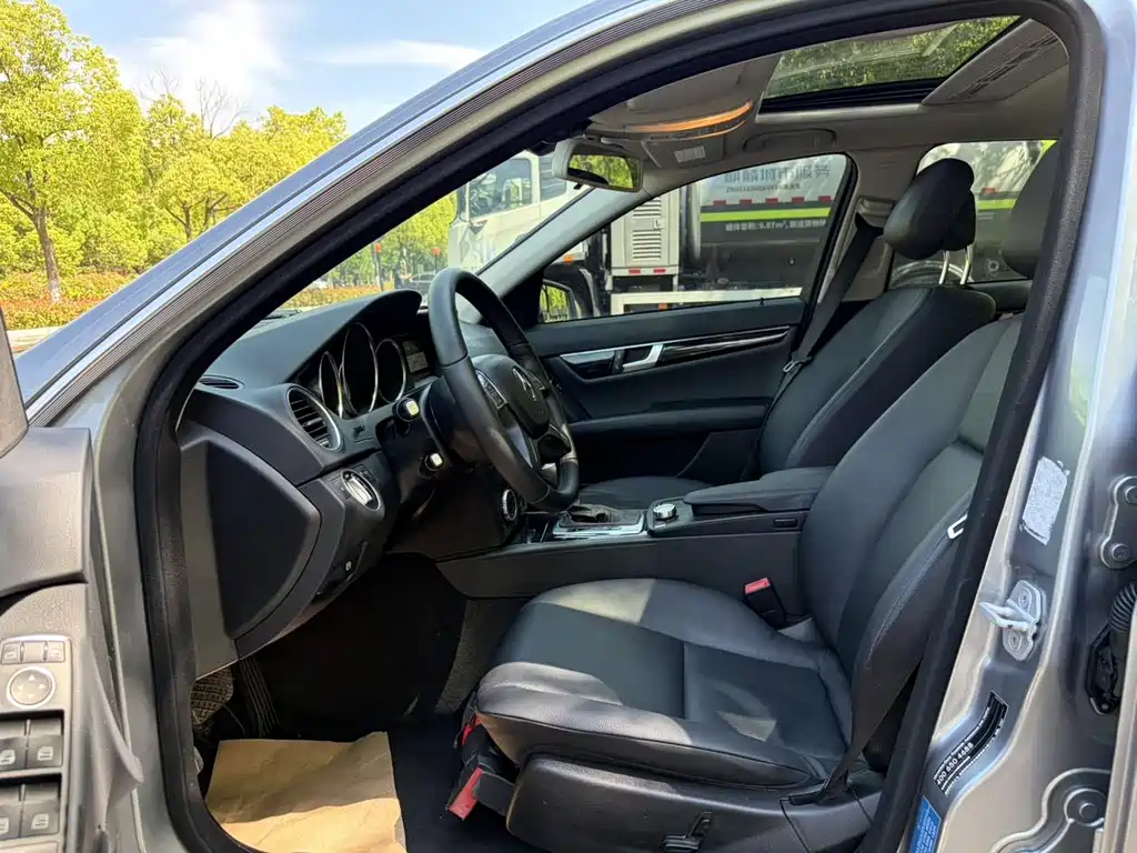 Mercedes-Benz C-Class 2013 C 180 Classic Grand Edition