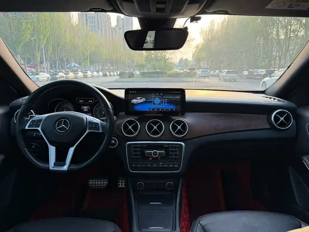 Mercedes-Benz GLA 2015 GLA 260 4MATIC