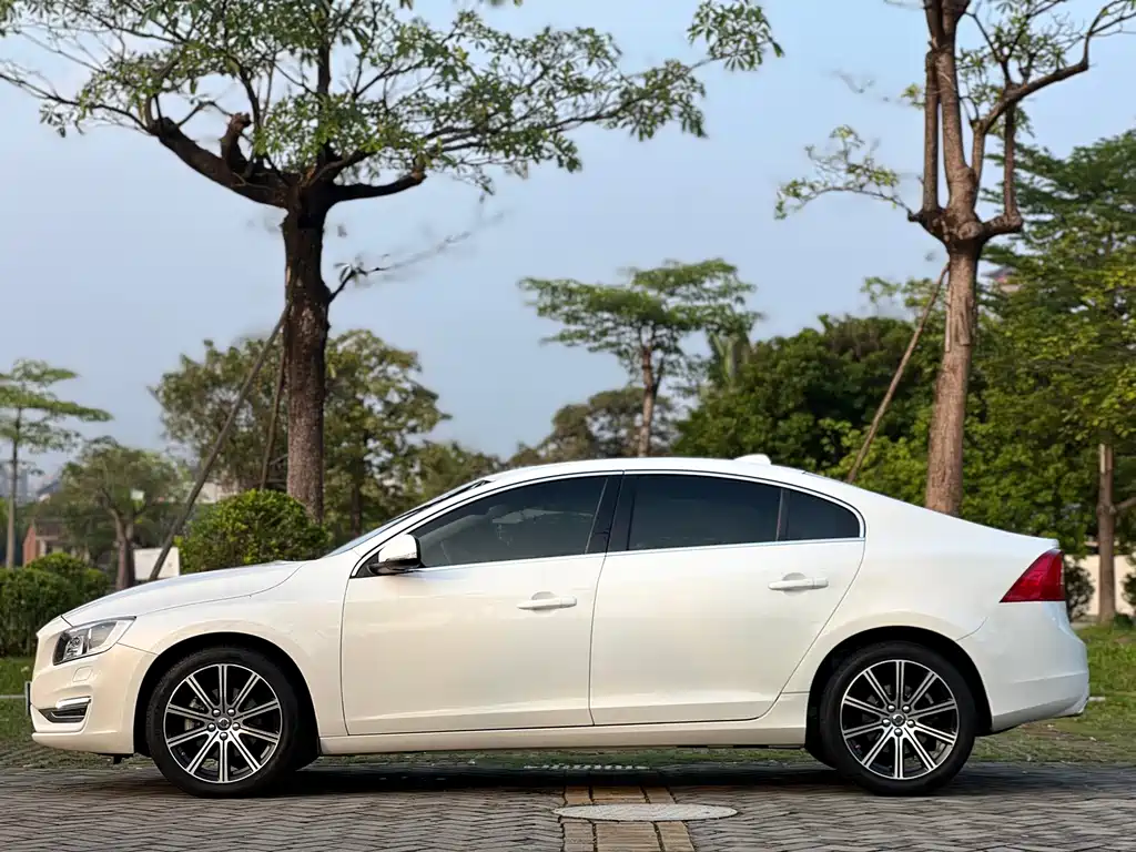 Volvo S60L 2019 T5