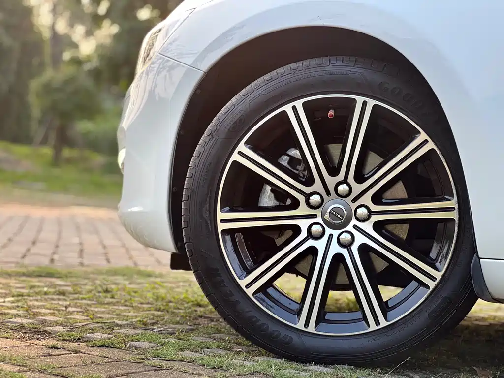 Volvo S60L 2019 T5