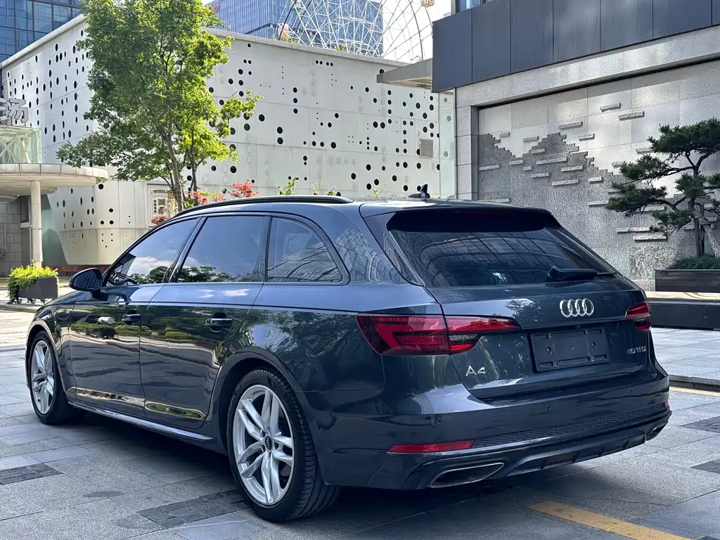 Audi A4 Avant 40 TFSI