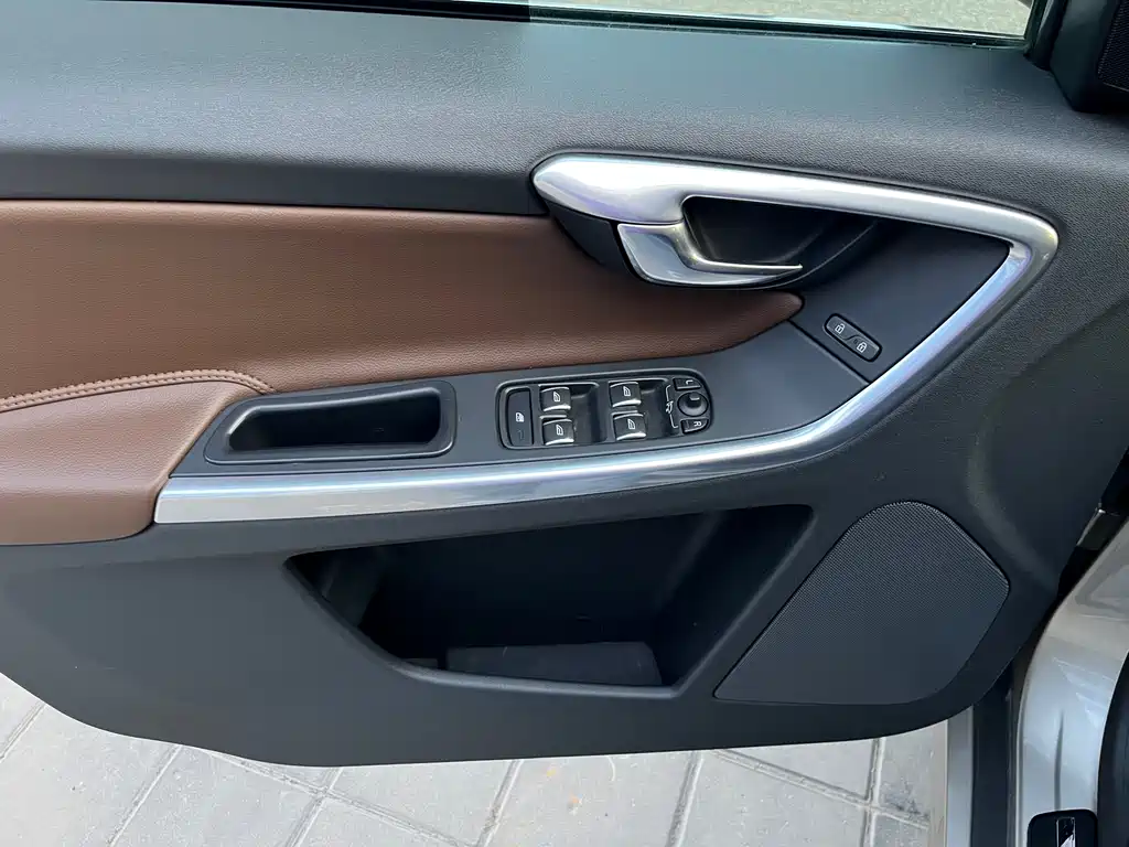 Volvo XC60 2016 T5 Zhiyuan Edition