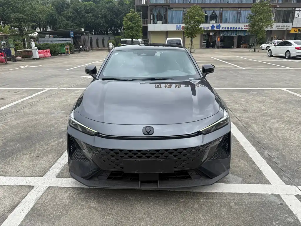 Changan UNI-V 2024 1.5T Prestige Edition
